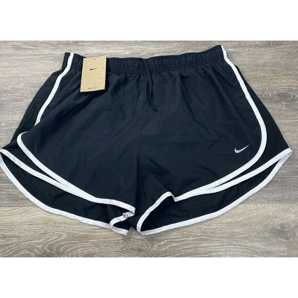 Woman's Nike Dri-Fit Tempo Running Shorts X-Large Black NWT #831558-011 - Picture 1 of 5